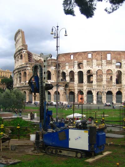 Cantiere al Colosseo: indagini archeologiche
