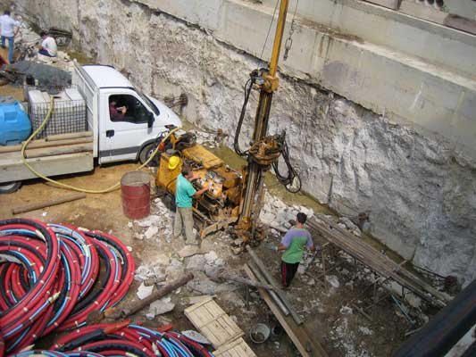 Posa in opera di strumentazione geotecnica